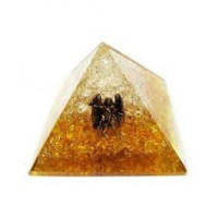 pirâmide orgonite citrino e quartzo – 7 x 7