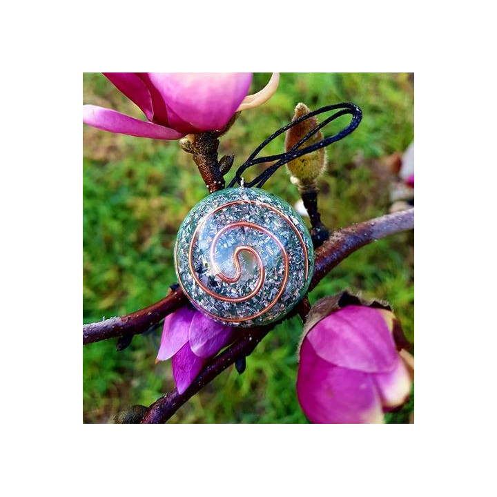 Orgonite - Pendant with necklace - green